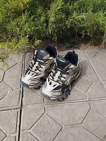 Мужские кроссовки, 39, Balenciaga, Б/у, цвет - Бежевый, Самовывоз