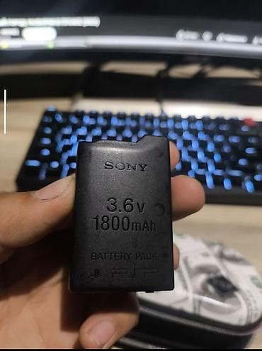 Техника жана электроника: Sony PSP (PlayStation Portable) с чехлом - Модель: серия PSP — 8