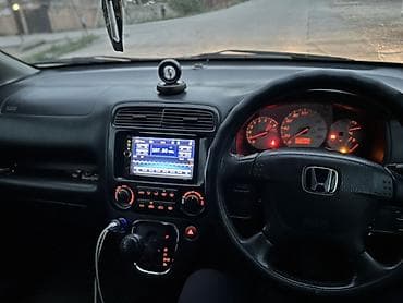 Honda Stream: 2001 г., 2 л, Автомат, Бензин, Минивэн
