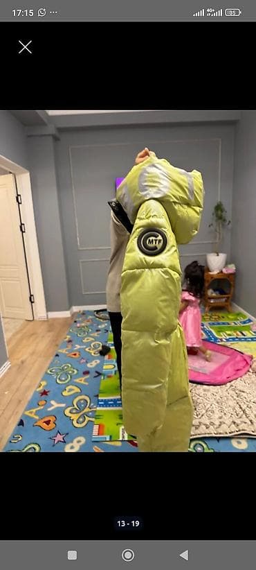 nike tech: Женский зимний пуховик-парка, удлинённый, ярко‑салатового цвета — 3