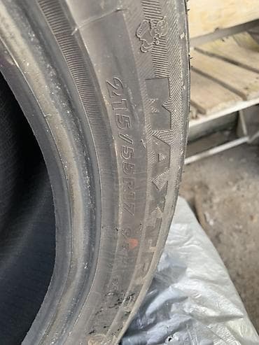 Шины и диски: Зимние шины без шипов Maxxis Trek M7 - Размер: 215/55 R17 - Индекс — 3