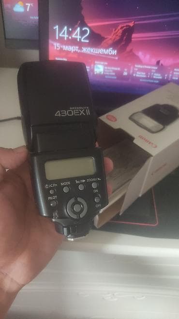 nikon d80: Вспышка Canon Speedlite 430EX II За 5000 сомов срочно! - — 2