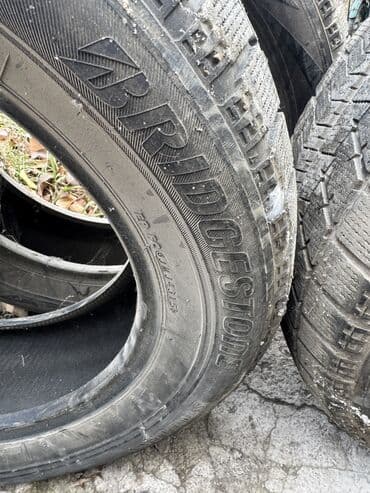 меняю на шины: Зимние шины (комплект 4 шт.) состояние б/у - Размер: 225/60 R17 - — 4