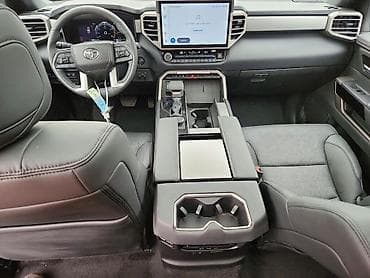 sequia: Toyota Sequoia: 2025 г., Гибрид, Внедорожник — 4