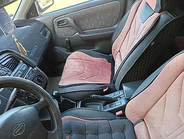 lada 2105: Nissan Primera: 1998 г., Седан — 7