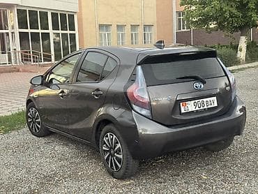 тойота приус с: Toyota Prius C: 2016 г., Гибрид, Хэтчбэк — 4