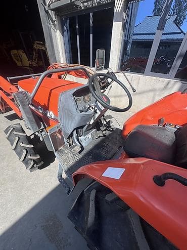 Мини-тракторы Kubota: Мини-трактор Kubota GL 29 с фронтальным погрузчиком Высота подьема 2.5 — 5