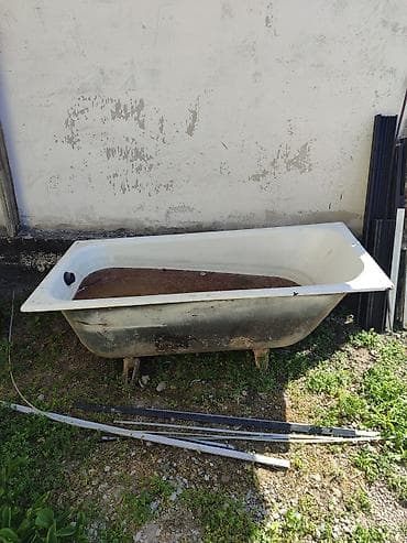 отливка воском: Чугунная ванна с эмалевым покрытием, прямоугольная, на литых ножках — 1