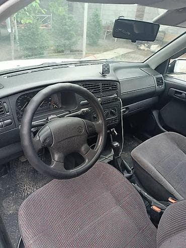 masda demio: Volkswagen Vento: 1997 г., 2 л, Механика, Бензин, Седан — 7