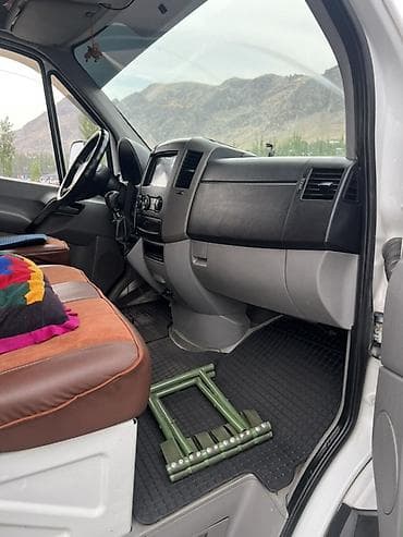 Транспорт: Грузовой фургон Mercedes‑Benz Sprinter (бортовой номер на фото) с — 10