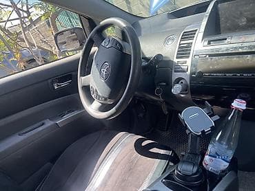 на тойоту: Toyota Prius: 2008 г., 1.5 л, Гибрид, Хэтчбэк — 3