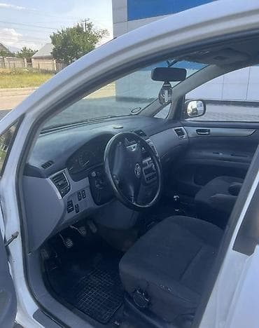 howo v7x: Toyota Ipsum: 2002 г., 2 л, Механика, Дизель, Минивэн — 7
