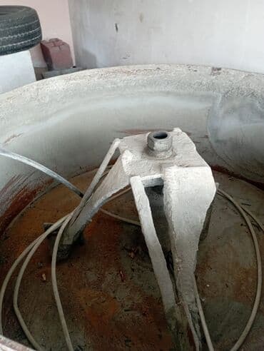 дойная апарат: Срочно продается аппарат песко блока. В комплекте: мешалка, 2шт — 8