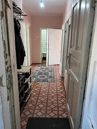 дом полечудес: 3 комнаты, 65 м², 105 серия, 1 этаж, Старый ремонт — 1