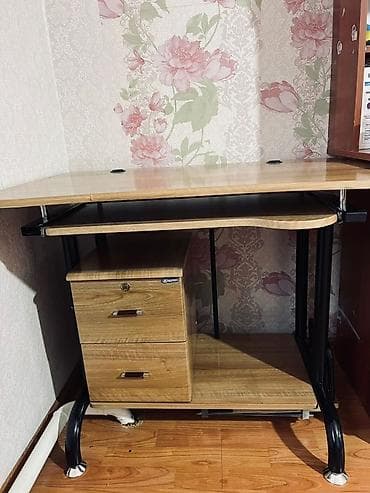 компьютерные столы со шкафом: Компьютерный стол, С полками — 2