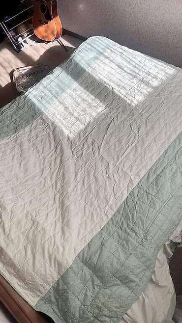 Покрывало для кровати, Италия, Б/у, Синтепон, Все сезоны