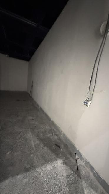 электроника магазин: Островок в ТЦ, В торговом центре, 25 м² Не действующий, Без оборудования, Без ремонта, Электричество — 3