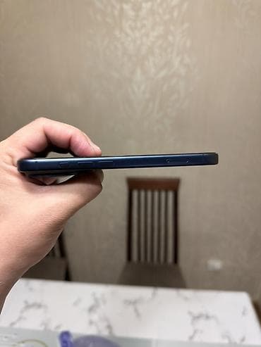 телеви: IPhone 17 Pro, Б/у, 256 ГБ, Синий, Чехол, 98 % — 6
