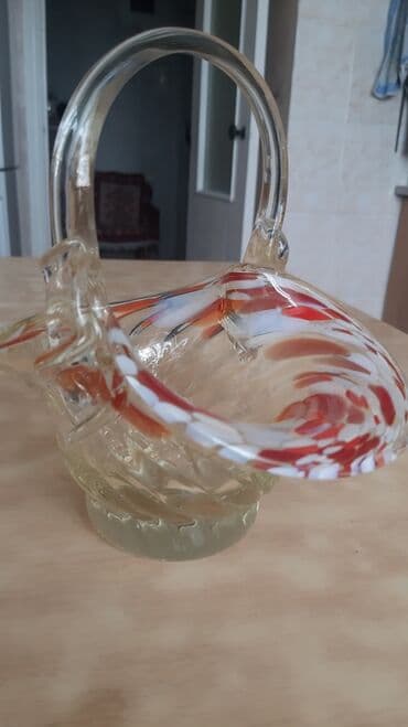 ваза бокал: Продаю вазы сов.пр-во, цвет.стекло, без дефектов,цена каждой по 450с — 3