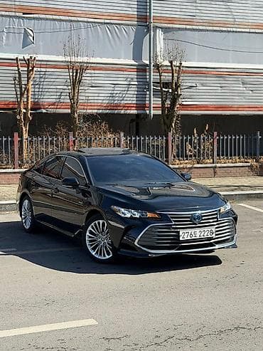 Toyota Avalon: 2021 г., Гибрид, Седан — 2