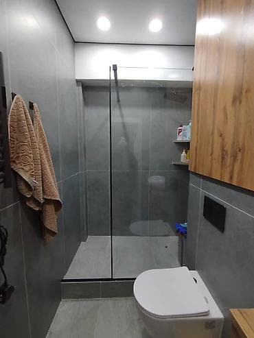 изготовление сейфов под заказ: Стеклянные душевые ограждения на заказ - Изготовление и монтаж — 4