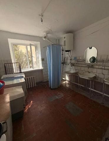 Кыймылсыз мүлк: 1 бөлмө, 18 м², 5-мкр Жатакана, 2 кабат, Эски ремонт — 5