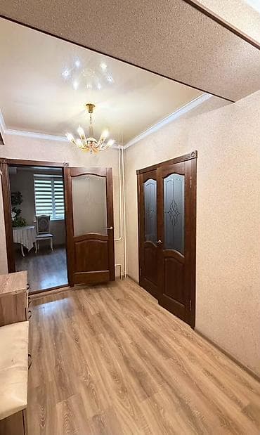 osh flat: 3 комнаты, Цум Агентство недвижимости, Без подселения, от 6 месяцев, С мебелью — 8