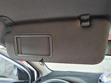 mitsubishi space star: Козырёк Хюндай Акцент/Солярис. оригинал б/у, водительская сторона — 1