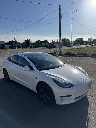 Tesla: Tesla Model 3: 2020 г., Электромобиль — 2