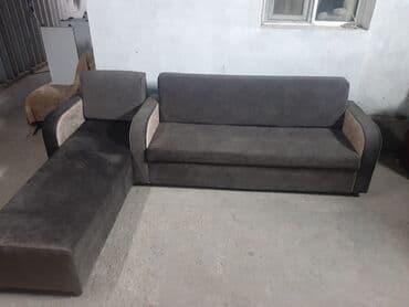 Диваны: Продаю угловой диван в хорошем состоянии перетянут новым матерялом — 1