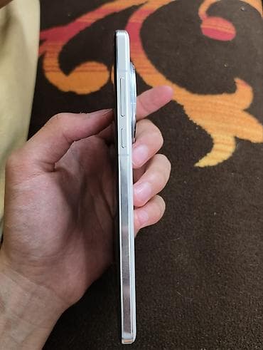one plus pad: OnePlus 13, Б/у, 256 ГБ, цвет - Белый, 2 SIM — 3