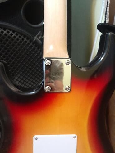 Музыкальные инструменты: Электрогитара Rockdale, стиль ST (Stratocaster) есть торг - Окраска — 7