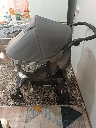 Коляскалар: 1. Шезлонг хорошем состоянии 500 сом. 2. Большое коляска почти новая — 5