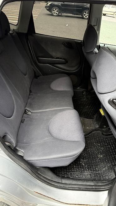 фит rs: Honda Fit: 2001 г., 1.3 л, Вариатор, Бензин, Хэтчбэк — 6