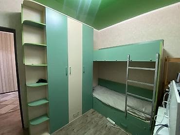 двухэтажную детский кровать: Срочно продается‼️ Детский модульный гарнитур: шкаф + двухъярусная — 1