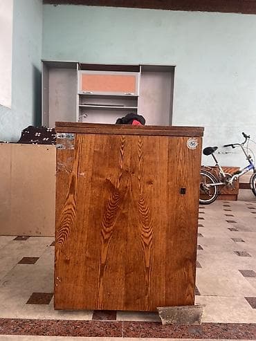 стиральная машина б: Швейная машина в шкафу-тумбе - Электромеханическая швейная машина — 2