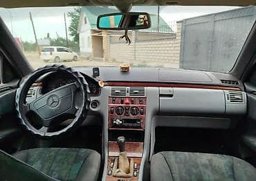 mersedes e klass: Mercedes-Benz E-Class: 1997 г., 2.3 л, Механика, Бензин, Седан — 4