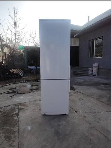 samsung quantum 2: Холодильник двухкамерный, белый, с нижней морозильной камерой. высота — 1