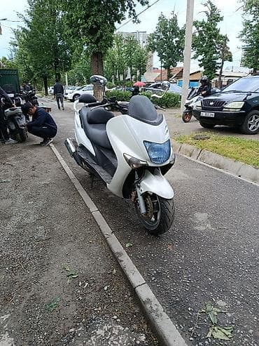 Макси-скутер Yamaha, 125 куб. см, Бензин, Б/у