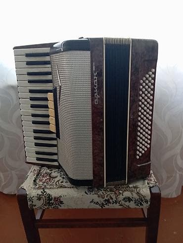 Аккордеон “Орфей” - Клавиатура правой руки: фортепианная, 41 клавиша