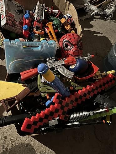 energy box: Большой лот детских игрушек разной тематики Состав по фото: - — 4