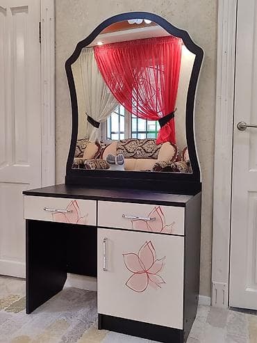 подставка корана: Туалетный столик, С зеркалом, цвет - Черный, ЛДСП — 1