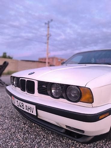 2 8: BMW : 1993 г., 4.4 л, Механика, Бензин, Седан — 4