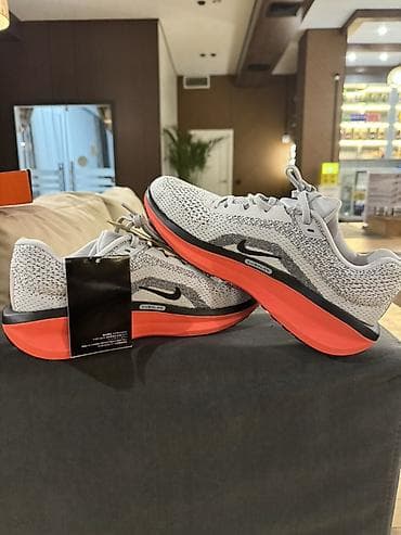Жеке буюмдар: Эркектердин кроссовкасы, 40, 40.5, Nike, Жаңы, түсү - Ак, Өзү алып кетүү, Акылуу жеткирүү — 1