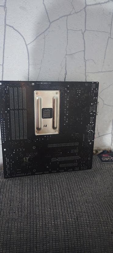usb: Материнская плата ASUS F1A75-M с установленным процессором AMD и — 4