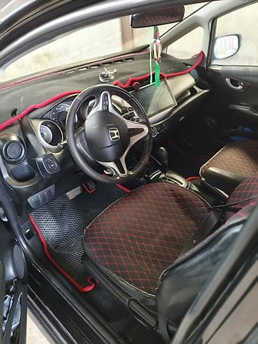 кондидер: Honda Fit: 2010 г., 1.5 л, Автомат, Бензин, Хэтчбэк — 2