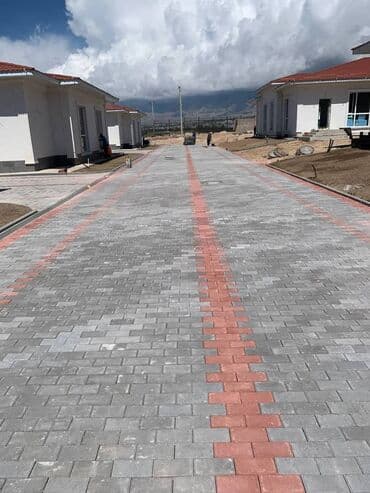 брусчатка бишкек цена: 1.	 #ПрессБрусчатка Выдерживает грузовые авто! Позвонить: 	2 — 4