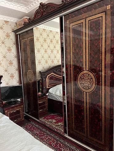 Уктоочу бөлмө гарнитуру, Колдонулган, Эки кишилик керебет, Шкаф, Трюмо, түсү - Алтын — 1
