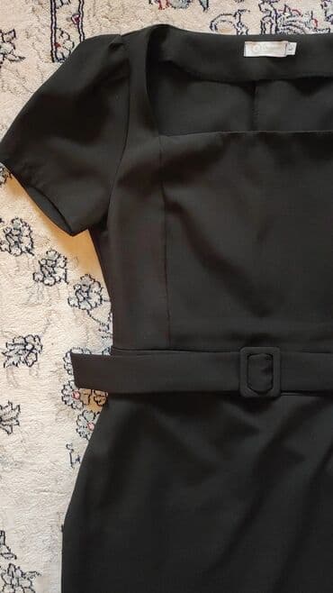 черное короткое платье с открытой спиной: Продаю чёрное платье на выход с разрезом . Имеется ремень, без — 3