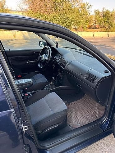 демио 1999: Volkswagen Golf: 1999 г., 1.8 л, Механика, Бензин, Хэтчбэк — 7